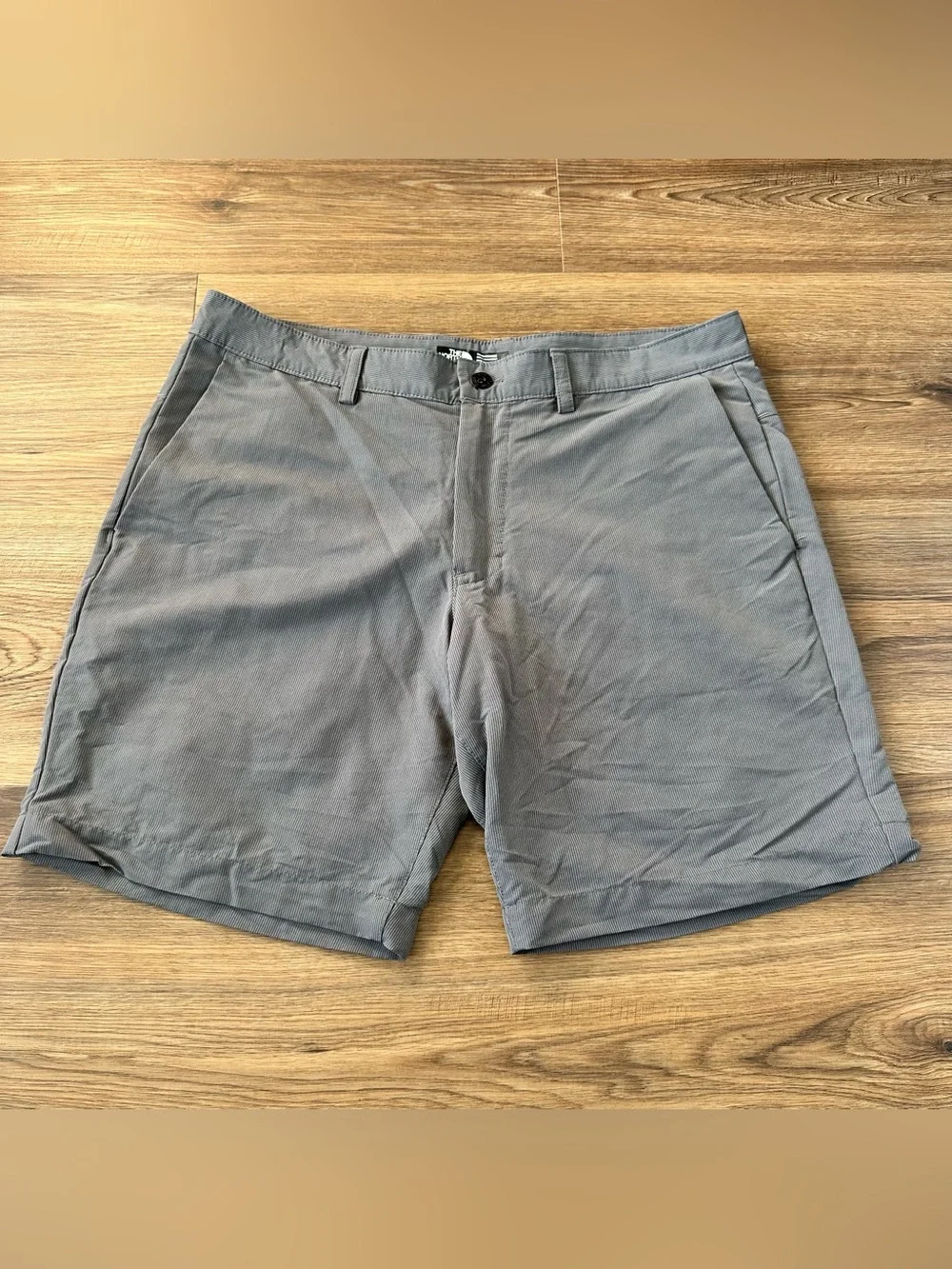 The North Face Rockaway Shorts Mens 36 Gray Nylon Blend Zip Pocket Stretch Hike